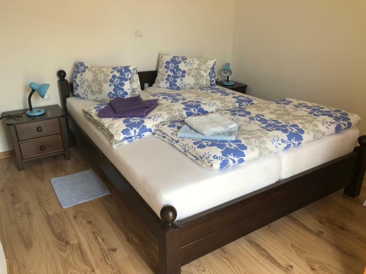 Apartment & Rooms Thomas 코레니카 외부 사진
